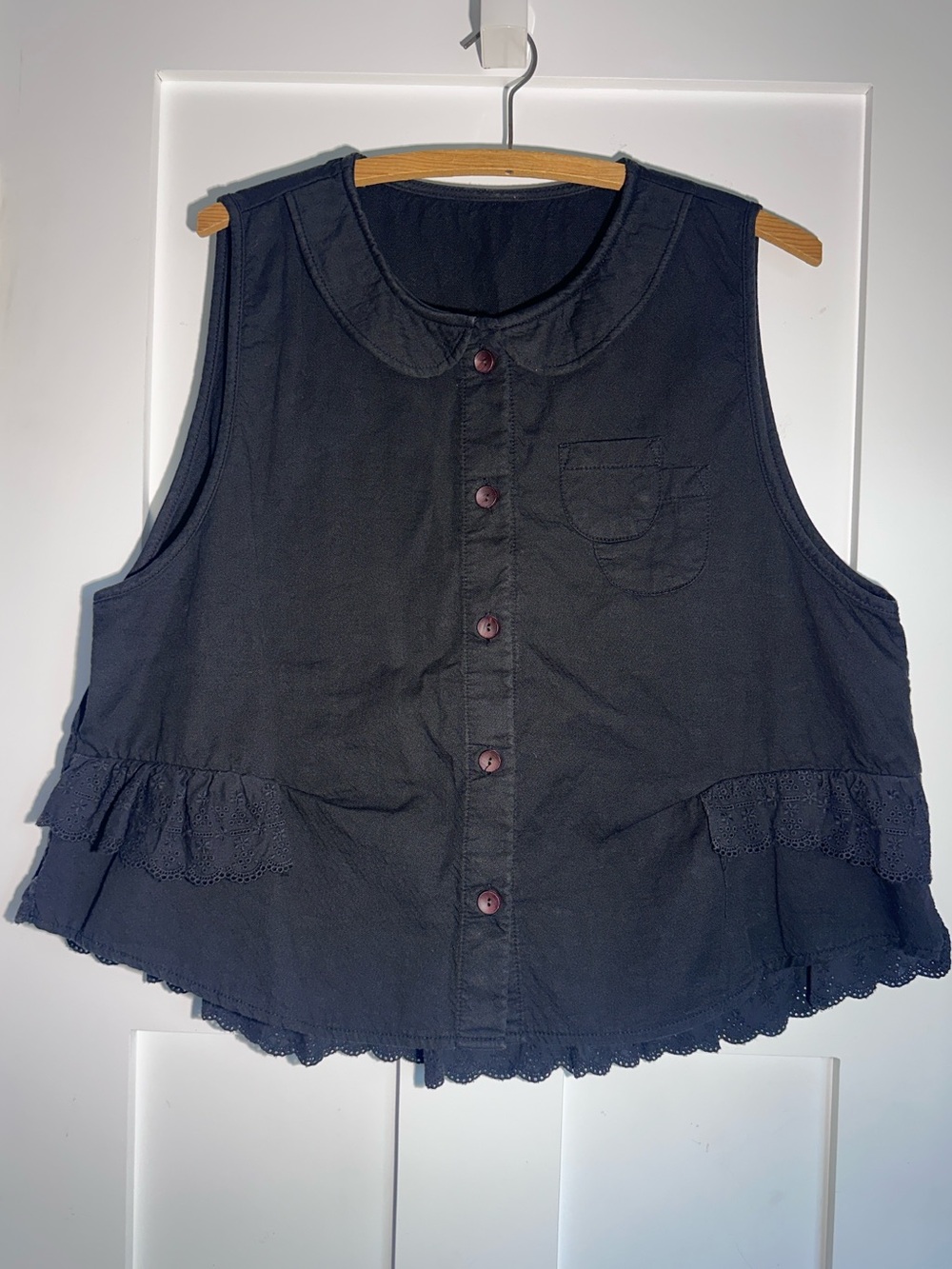 Wings Women's Black Sleeveless Button-Front Top with Peter Pan Collar and Lace